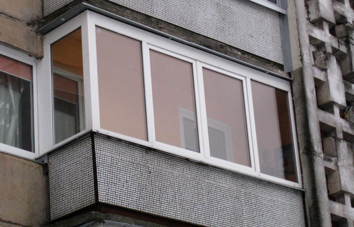 Balkonų stiklinimas PVC langais